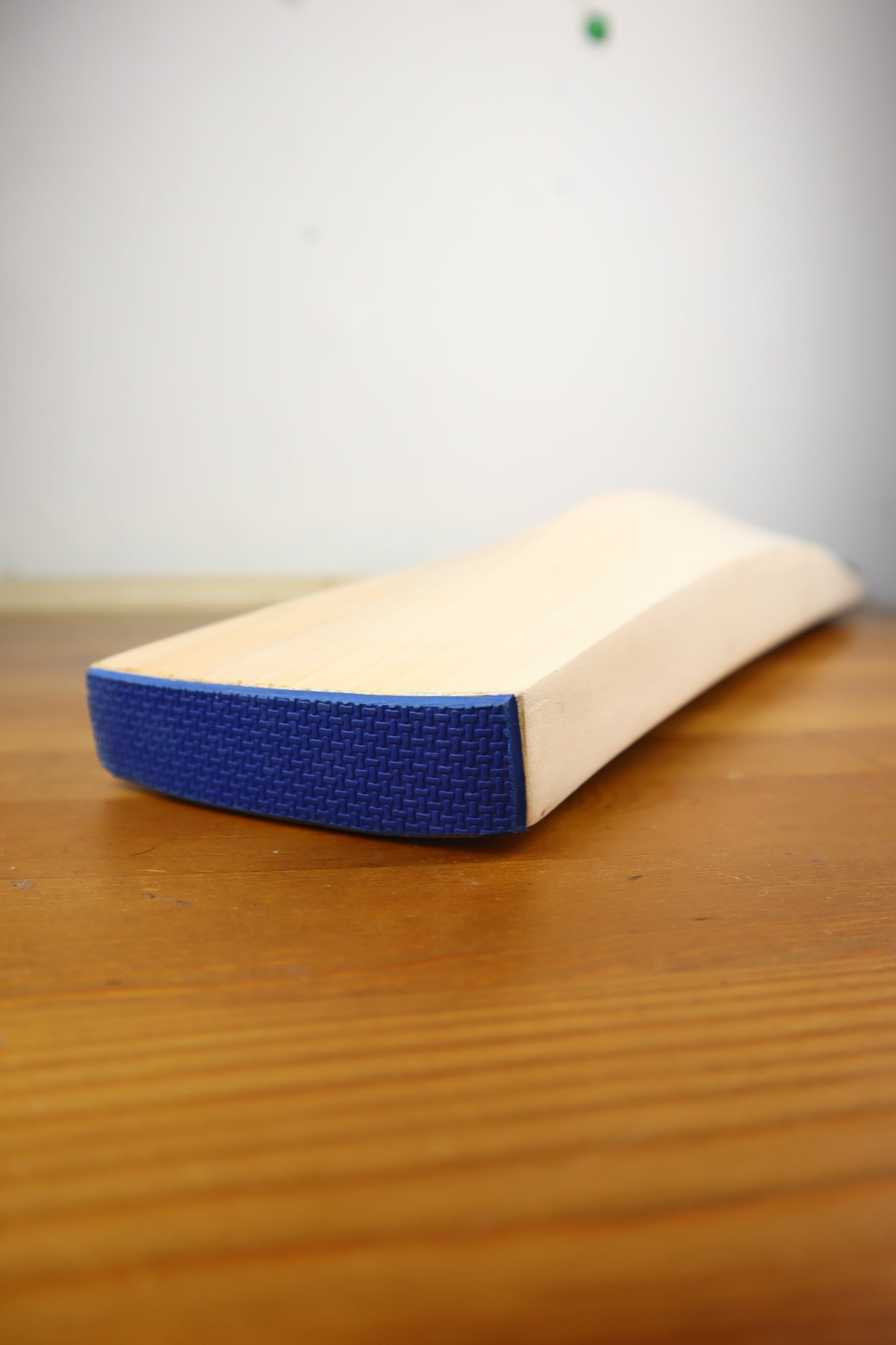 2lbs 6oz - Grade 1 English willow size 6 cricket bat