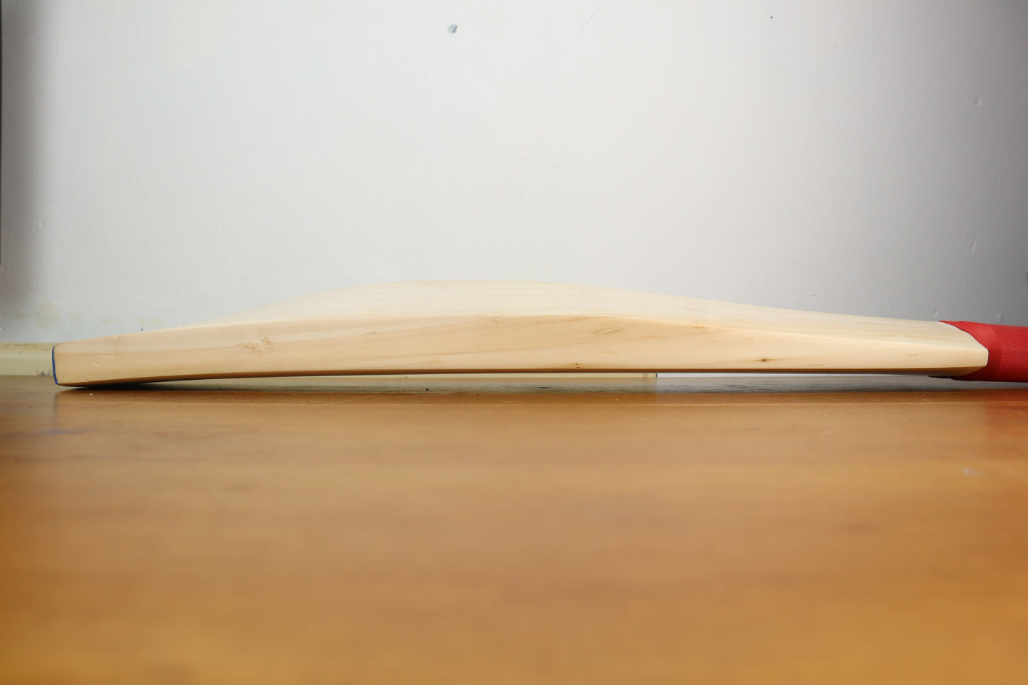 2lbs 2oz - Grade 1 English willow size 6 cricket bat