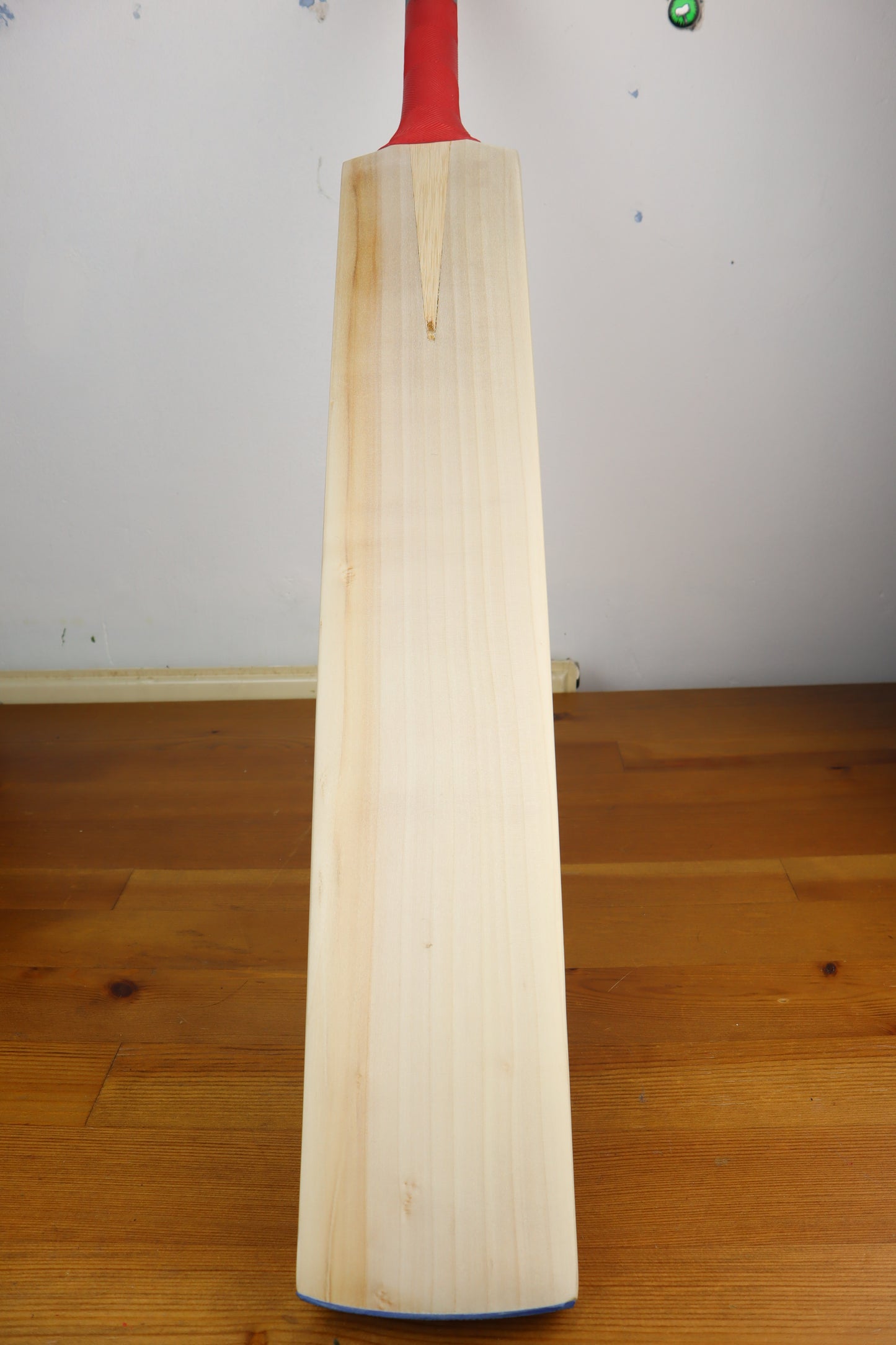 2lbs 2oz - Grade 1 English willow size 6 cricket bat