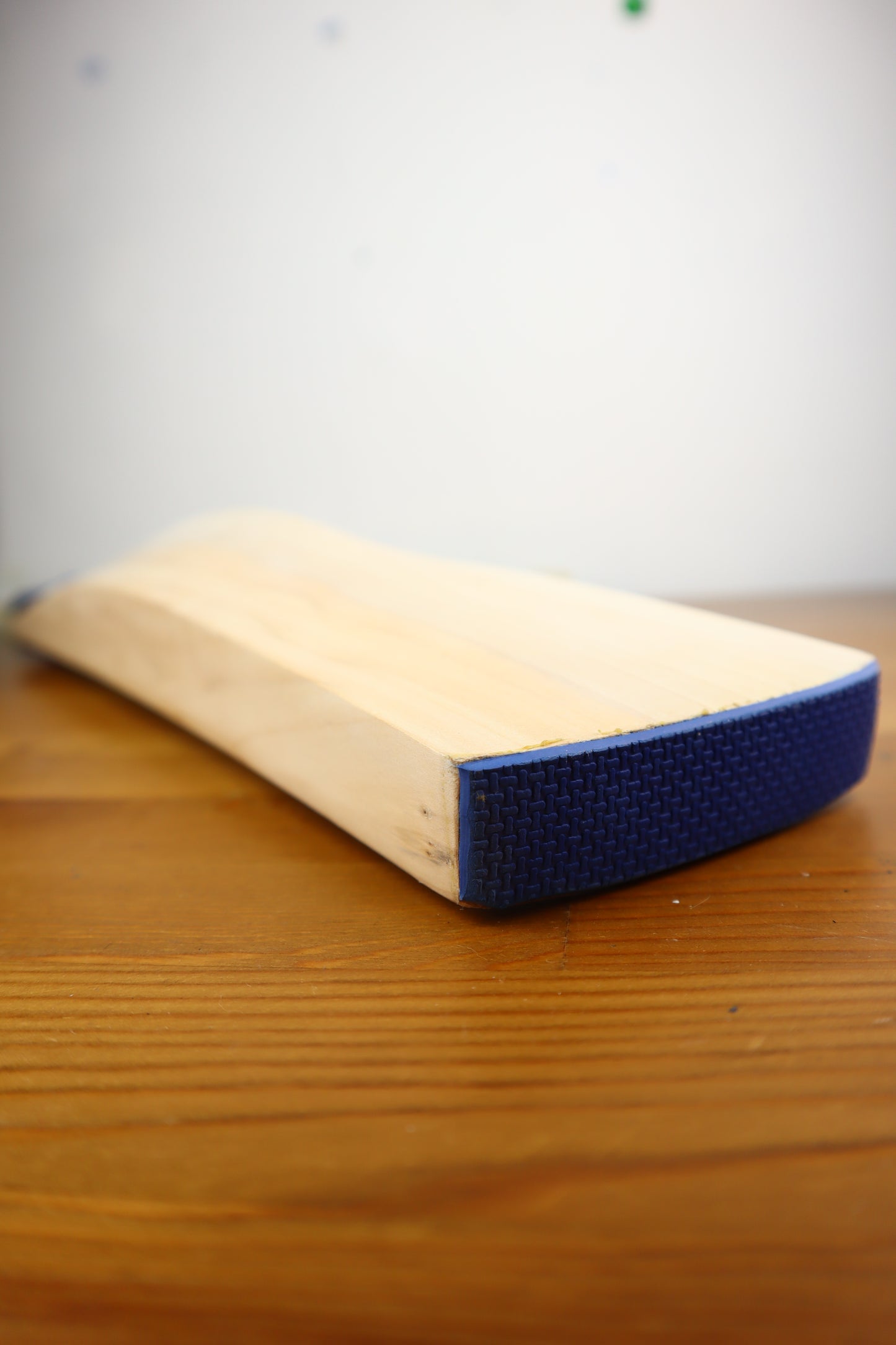 2lbs 6oz - Grade 1 English willow size 6 cricket bat