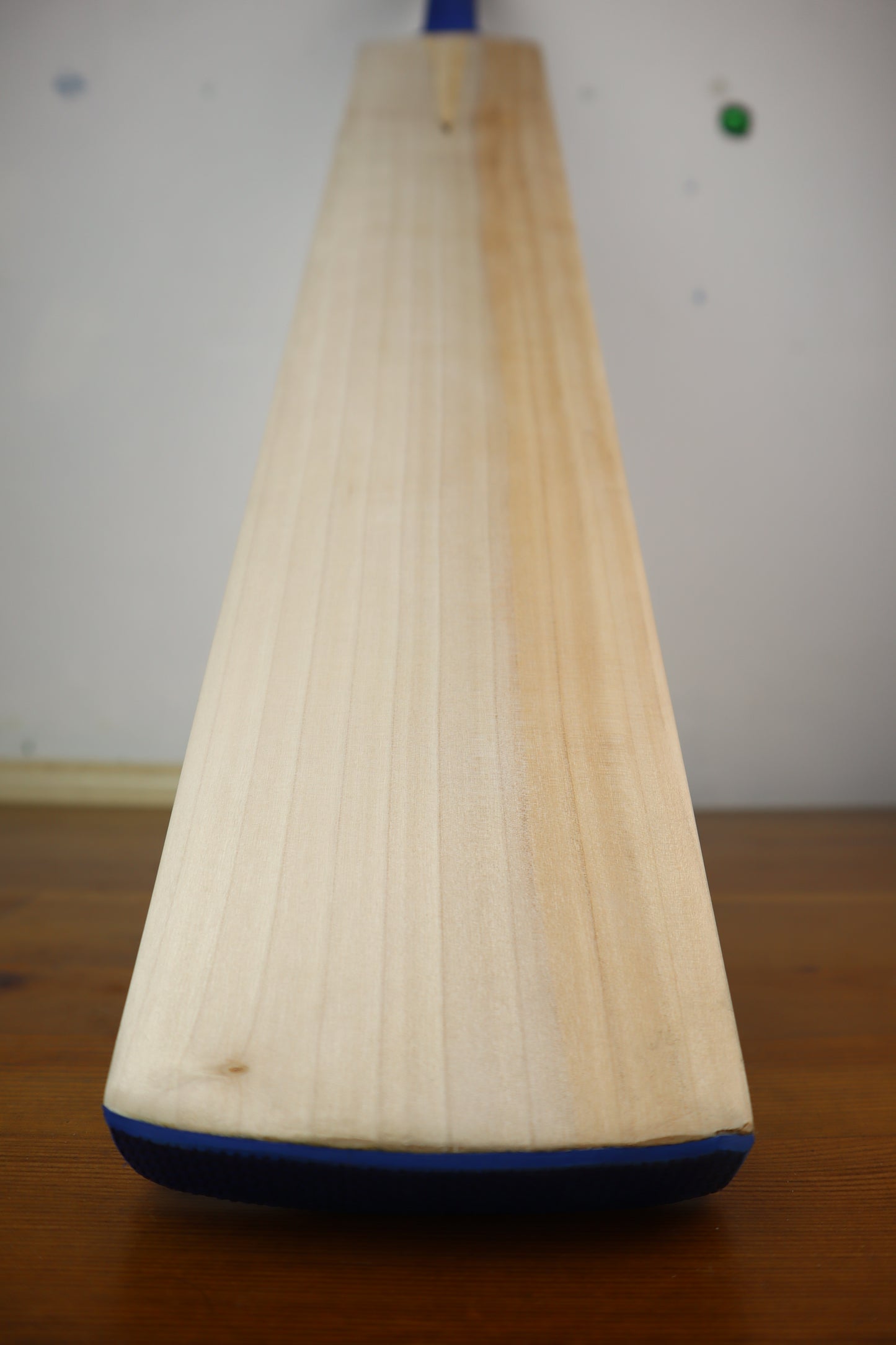 2lbs 6oz - Grade 1 English willow size 6 cricket bat