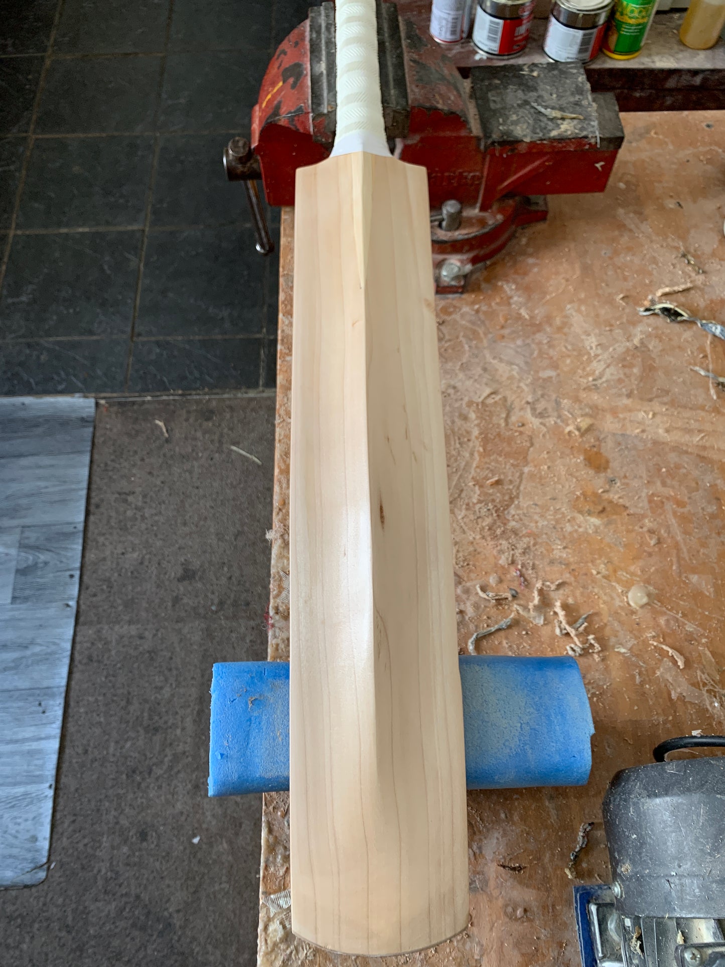 GRADE 1 ENGLISH WILLOW 2LBS 9OZ CRICKET BAT
